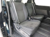 リアシートも厚く、長時間の移動もらくらくです!車種によってはラゲージスペースやトランクへのアクセスも可能!乗り心地・使い勝手共に充実です!!