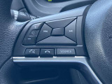 手元でナビの音量調整等が出来るのでナビの操作によるわき見運転を防止することが出来ます。