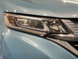 LEDヘッドライトは、点灯の瞬間から最大光量を発揮し、突然暗くなるトンネルなどでの安定感を高めます。