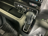 発進時から滑らかに加速する無段階変速のCVTはストップ&ゴーの多い街の中も快適です