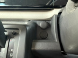 シガーソケットも手の届きやすい運転席左側のインパネに装備されております♪
