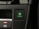 ★ECONスイッチ★ エコドライブを加速しよう!スイッチをONにすると、運転の仕方によるロスを抑え込み燃費をよくするようクルマが頑張ります(*^ー^*)燃費向上にチャレンジ♪