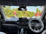 見通しのよいすっきりとした視界で、誰でも運転しやすいです。運転のしやすさは疲れにくさにも繋がりますよ♪