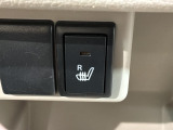 シートヒーターが付いています!寒い日に便利な装備ですね。