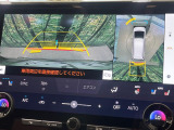 【パノラミックビューモニター】専用のカメラにより、上から見下ろしたような視点で360度クルマの周囲を確認することができます☆死角部分も確認しやすく、狭い場所での切り返しや駐車もスムーズに行えます。