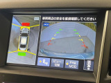 【アラウンドビューモニター】専用のカメラにより、上から見下ろしたような視点で360度クルマの周囲を確認することができます☆死角部分も確認しやすく、狭い場所での切り返しや駐車もスムーズに行えます。