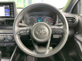 インテリアに合わせたデザインのステアリングは、運転される方のことも考え、運転しやすい形状、大きさです。是非一度、実際に触ってお確かめください。