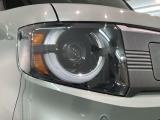 LEDヘッドライトは、点灯の瞬間から最大光量を発揮し、突然暗くなるトンネルなどでの安定感を高めます。