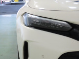 LEDヘッドライトは、点灯の瞬間から光量を発揮し、突然暗くなるトンネルなどでの安定感を高めます。