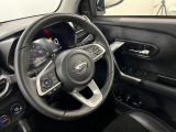 痛みの出やすい運転席シートの角、フロアマット、座面、ともに良好です