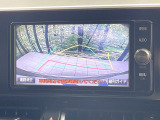 【バックカメラ】駐車時に後方がリアルタイム映像で確認できます。大型商業施設や立体駐車場での駐車時や、夜間のバック時に大活躍!運転スキルに関わらず、今や必須となった装備のひとつです!