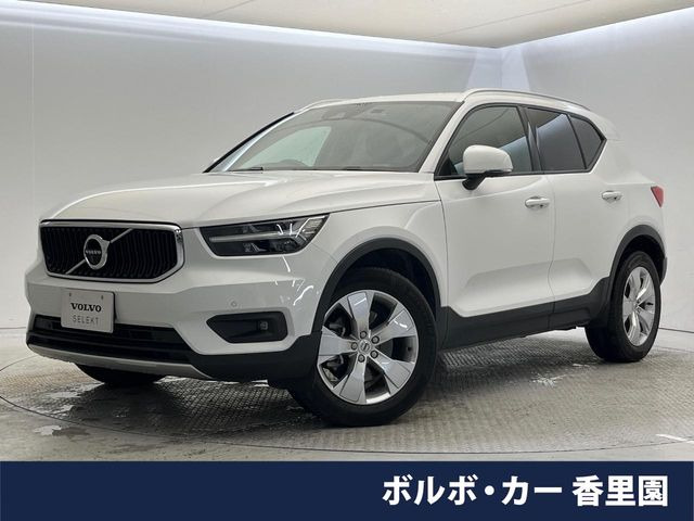 XC40 B4 AWD モメンタム 4WD 