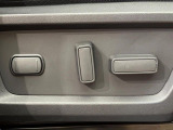 【パワーシート】スイッチ一つで簡単にシートの微調整が可能!電動だから力もいりません!快適なシートポジションにセットして、快適なドライブをお楽しみください。