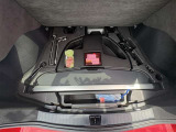パンク修理キット標準です。トノカバーも付いてます。