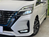 【LEDヘッドライト】悪天候や夜間走行時も良好な視界を確保し安心して運転できる高輝度LEDヘッドライトを装備!点灯速度が早く、消費電力も抑えられています。
