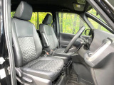 運転席シート廻りは使用感も少なく、良好な状態となっています。前オーナー様が丁寧に使っていたことがよくわかりますね。
