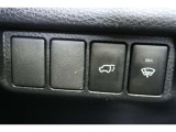 【パワーバックドア】車内に設置したスイッチやパワーバックドアのスイッチを押すことで、リアゲートの開閉が自動!!