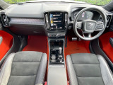 XC40 B4 AWD Rデザイン 4WD 