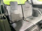 床下収納式のサードシートです。座席部分をコンパクトに収納でき、広大な荷室スペースとしてお使いいただけます!乗車人数や荷物の量など利用シーンに合わせて3列目を有効活用でき、とっても便利♪
