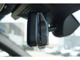 BMW純正のミラー一体型ETC車載器を装備しています。運転席からの視界を遮ることなく、インテリアの洗練されたデザインを損なわないスマートな配置が特徴です。