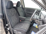 お車選びをお楽しみ頂けるよう、在庫車の展示スペースを十分に確保しております。