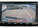 バックガイドモニターで、後方を確認しながら安心して駐車することができます。運転初心者も熟練者も必須の機能ですよ!