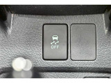 トラクションコントロールとは、すべりやすい路面での発進時や加速時にタイヤの空転を抑え、駆動力確保に貢献する機能です。詳細は販売店スタッフまでおたずねください。