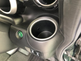 【ドリンクホルダー】こちらにドリンクホルダーがついています!