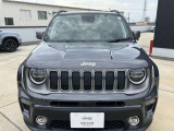 「どこにでも行ける。何でもできる。」Jeepに息づく自由の精神はその素晴らしい性能で、Jeepだから辿り着ける未知なる世界へ誘い心と身体を開放します。