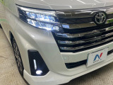 【LEDヘッドライト】悪天候や夜間走行時も良好な視界を確保し安心して運転できる高輝度LEDヘッドライトを装備!点灯速度が早く、消費電力も抑えられています。