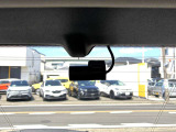 後方用カメラで安心感はさらに高まります。
