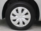 タイヤサイズ155/80R14 ホイールキャップ付です。