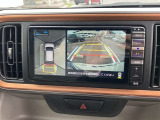 バックガイドモニターで、後方を確認しながら安心して駐車することができます。運転初心者も熟練者も必須の機能ですよ!