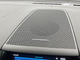 【harman kardon】ハーマンカードンのHi-Fiスペシャリストと共に、モデル別に開発・設計された専用チューニングが臨場感溢れる音響空間を実現しています。