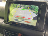 【バックカメラ】駐車時に後方がリアルタイム映像で確認できます。大型商業施設や立体駐車場での駐車時や、夜間のバック時に大活躍!運転スキルに関わらず、今や必須となった装備のひとつです!