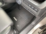 純正フロアマット