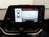 バックモニターを装備しています。車庫入れ時等に車両後方が確認出来るのでとても便利です。