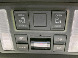【両側パワースライドドア】スマートキーや運転席のスイッチで後席両側スライドドアの開閉が可能♪電動だから力を入れてドアを開ける必要が無く、小さなお子様でも簡単に開け閉めでき快適です♪