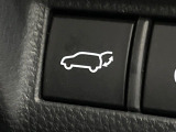 【パワーバックドア】スマートキーや運転席のボタンを押すだけでリアゲートが自動で開閉します!荷物を持っている時や、高い位置にあるバックドアを閉める際に便利な機能です♪