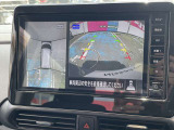車を真上から見ているように、周囲の状況を把握しながら安心して駐車が行えるアラウンドビューモニター装備!