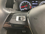 ◆クルーズコントロールにレーダーセンサーを組み合わせ、先行車を測定し設定されたスピードを上限に自動で加減速を行います。一定の車間距離を維持することで、長距離走行でのドライバーの疲労を低減させます。