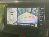 【パノラミックビューモニター】専用のカメラにより、上から見下ろしたような視点で360度クルマの周囲を確認することができます☆死角部分も確認しやすく、狭い場所での切り返しや駐車もスムーズに行えます。