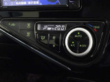 車内を快適に、オートエアコンを装備しています。
