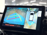 【パノラミックビューモニター】専用のカメラにより、上から見下ろしたような視点で360度クルマの周囲を確認することができます☆死角部分も確認しやすく、狭い場所での切り返しや駐車もスムーズに行えます。