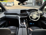 内装クリーニングも施しております。内装の綺麗なお車は気持ちが良くオススメさせていただく1つのポイントになっております。