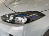 BMWの伝統の丸目4灯ヘッドライトでございます。LEDライトで視認性もよく明るく安全性の向上につながります。
