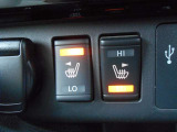 運転席と助手席にはシートヒーターが装備。寒い日でもすぐにシートが温まります!