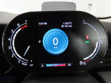 デジタルメーターは視認性が非常に良く、運転時の視線を逸らさず様々な情報の確認が行えます。