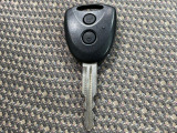 【キーレス】少し離れた場所からでもボタン一つでドアの開錠・施錠ができるのでとっても便利!ドアの鍵穴周りに傷をつけることもありません♪