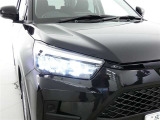 【LEDヘッドランプ】・・・消費電力の少ないLEDヘッドランプ。点灯してすぐに最大光量を発揮するのでトンネルなど周囲が急に暗くなった場合でも安心。